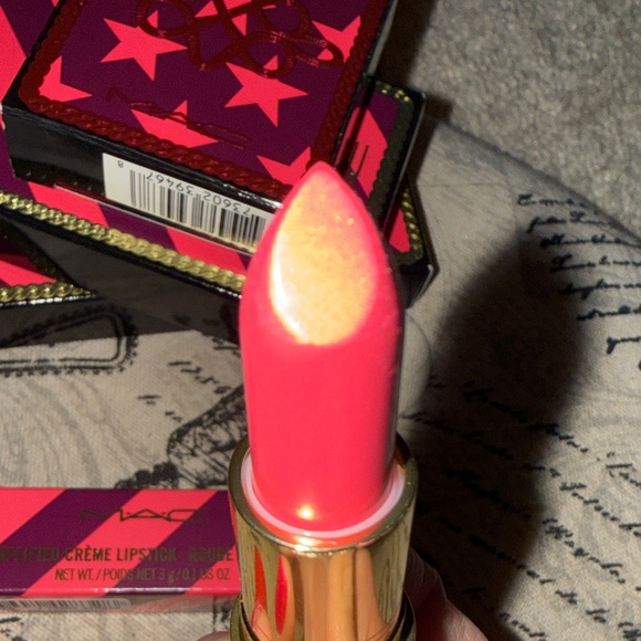 MAC Cosmetics Vibrant Pink Lipstick - Picture 3 of 7